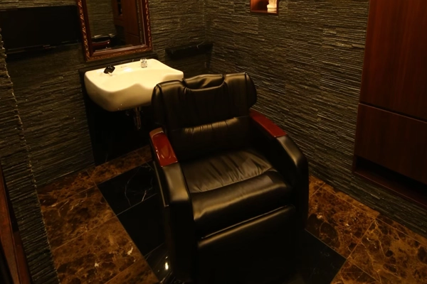 PREMIUM BARBER表参道店