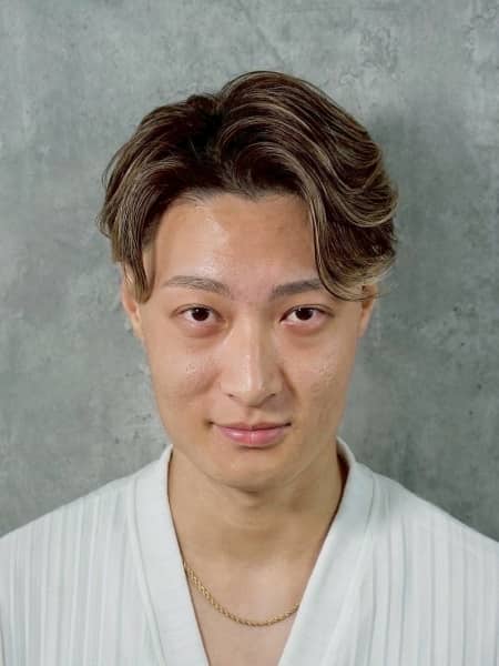 6.4分けナチュラルヘアー