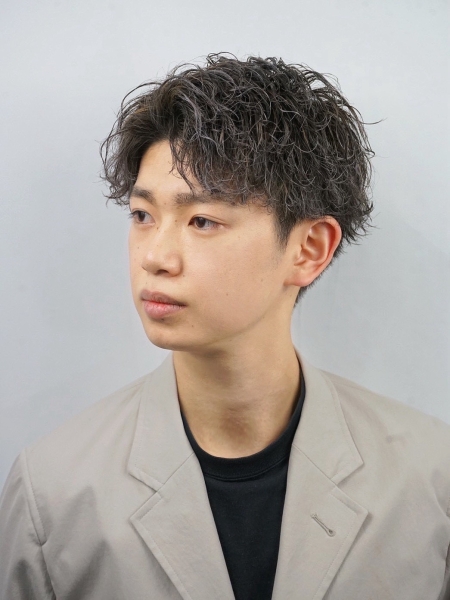 質感で魅せる。大人無造作ツイストスパイラル