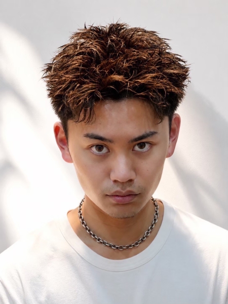 束感×動きが魅力！スパイキーパーマ