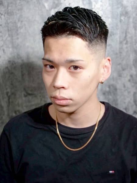 スキンフェード×フェザーアップで清潔感と色気を両立